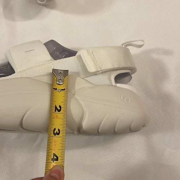UGG LA CLOUD SPORTS SANDALS.  NEW IN BOX - Picture 7 of 14